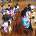 うさぎ組・・沢山たべていまーす