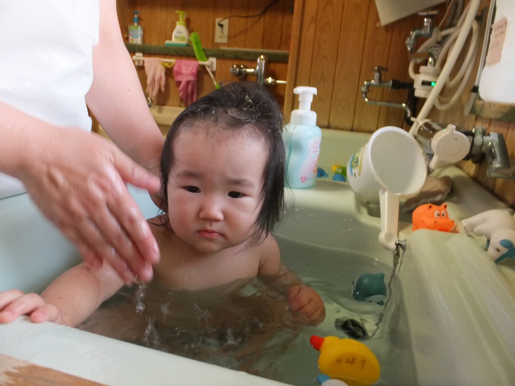 幼稚園　はだかんぼう 